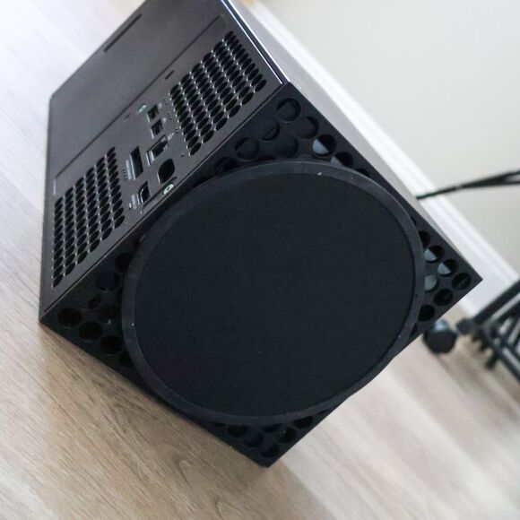 Microsoft Xbox Series X 1TB Console with Wireless Controller, Case, Headset - Picture 9 of 12